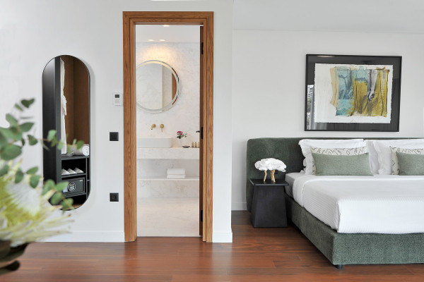 Deluxe Suite with Hydromassage | Athens Luxury Accommodations - Luxury Penthouse Condos With Hydro Massage Tub
